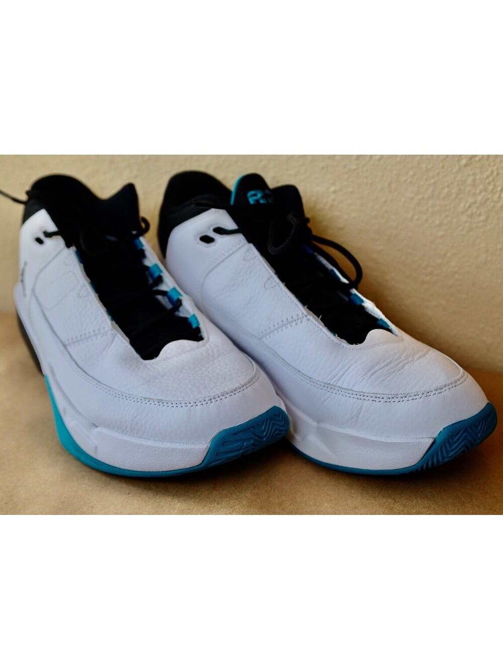 Size 11 - Air Jordan Max Aura 3 White Cyber Teal Mens
